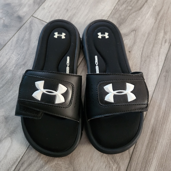 Under Armour M Ignite V Slides size 6Y - Picture 3 of 7
